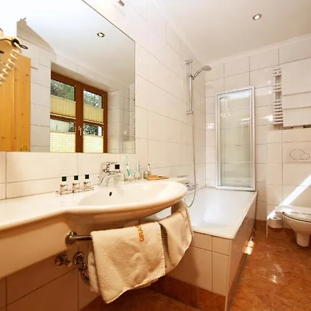 Grafenwirt Hotell 3*