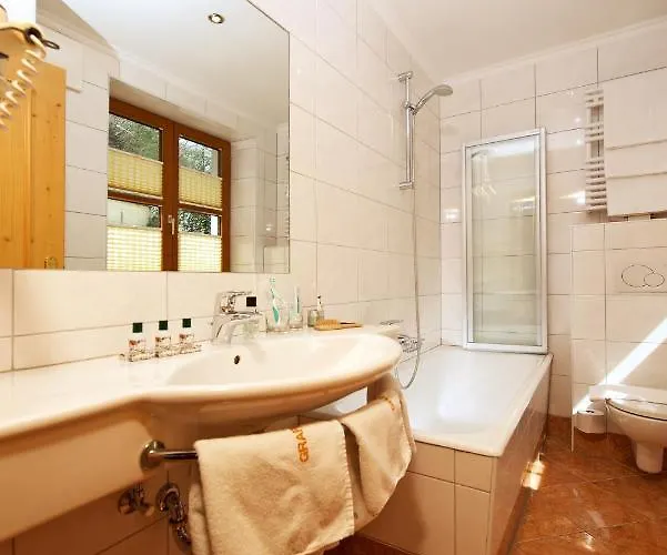 Grafenwirt فندق 3*